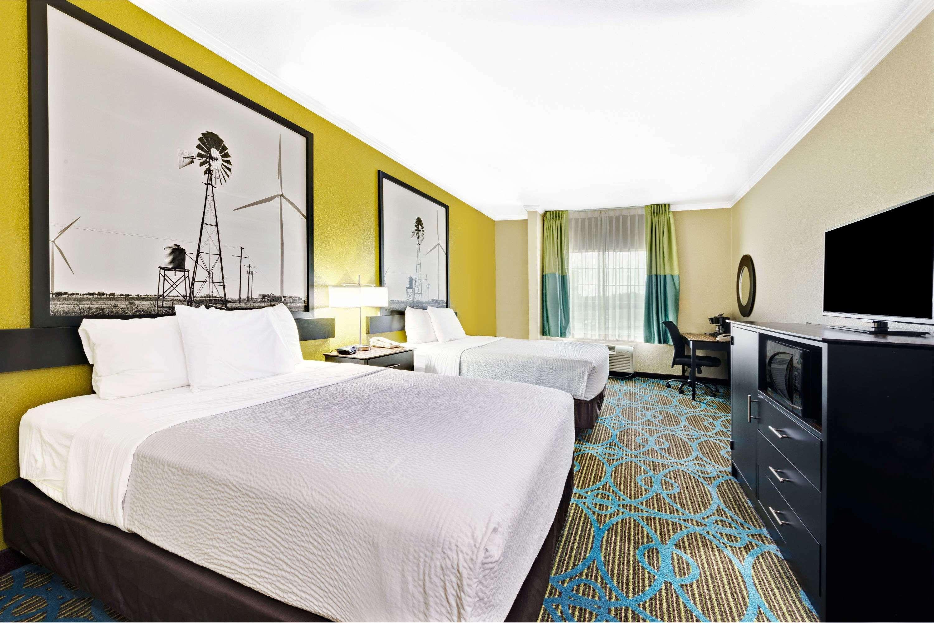 Hotel Super 8 By Wyndham San Antonio/Alamodome Area Exterior foto